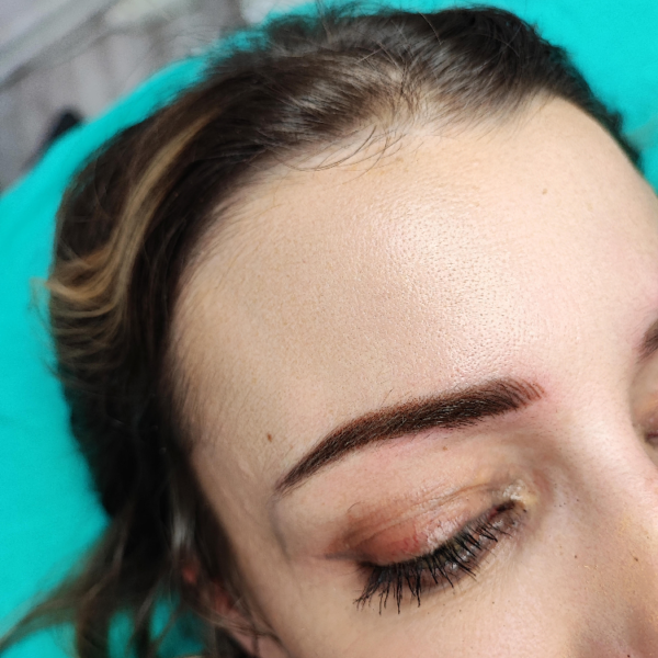 Brwi-permanentne-hybrydowe-metoda-laczona-power-ombre-browar-i-wlos-metoda-maszynowa